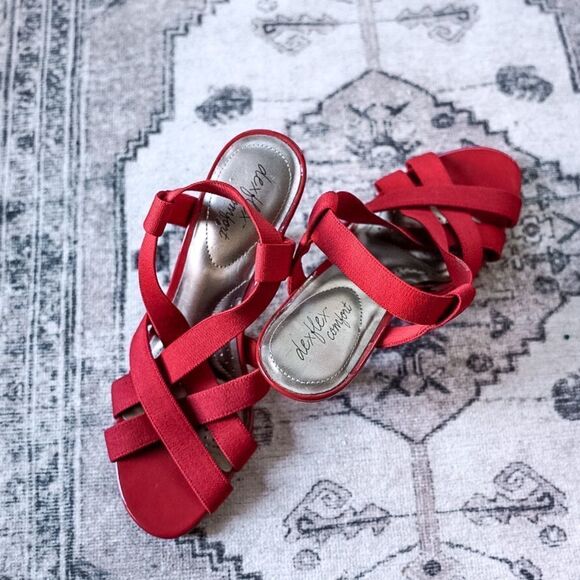 Red elastic strapped heel ~worn once - Picture 5 of 6